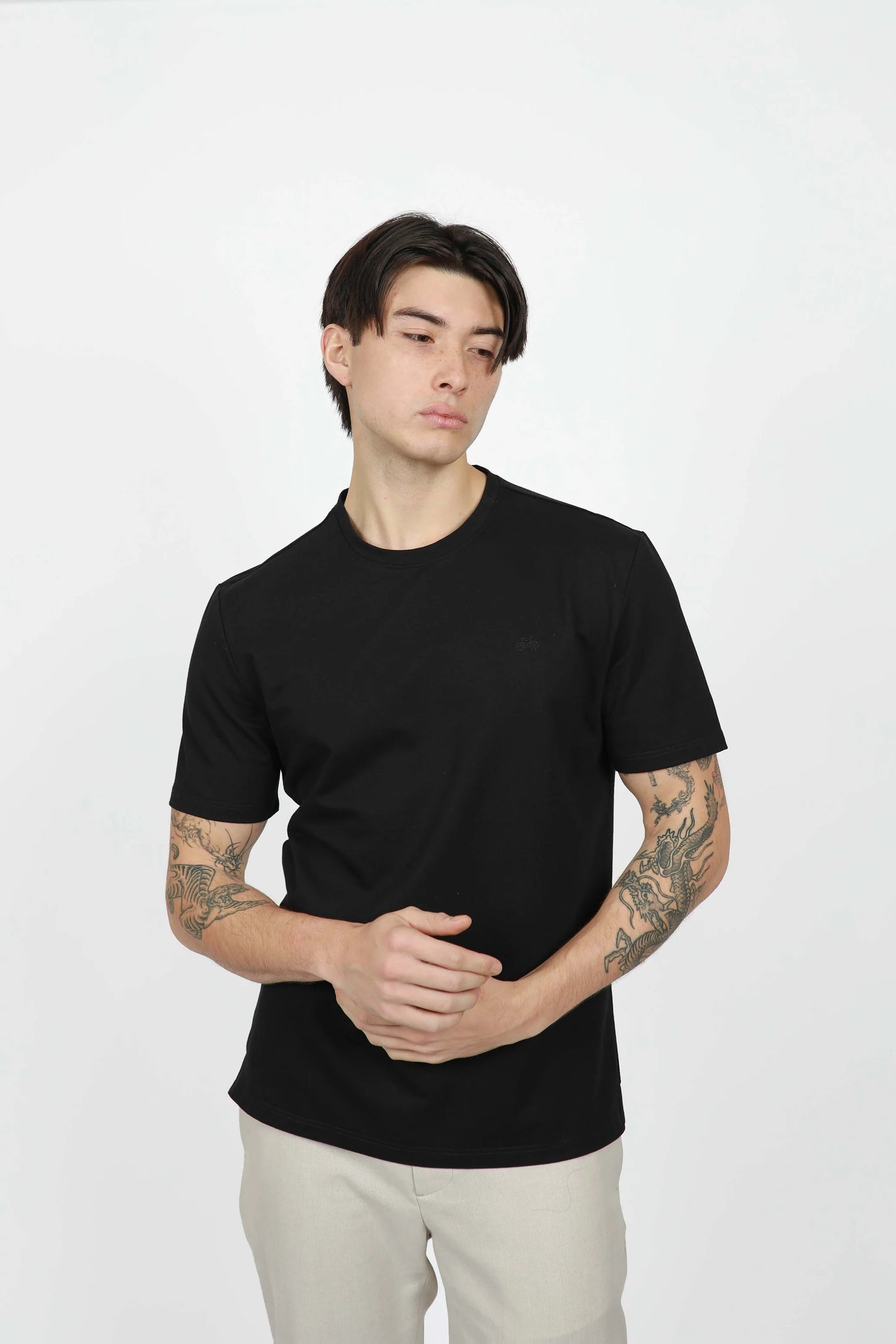 BLACK CREW NECK TEE – JAMES HARPER