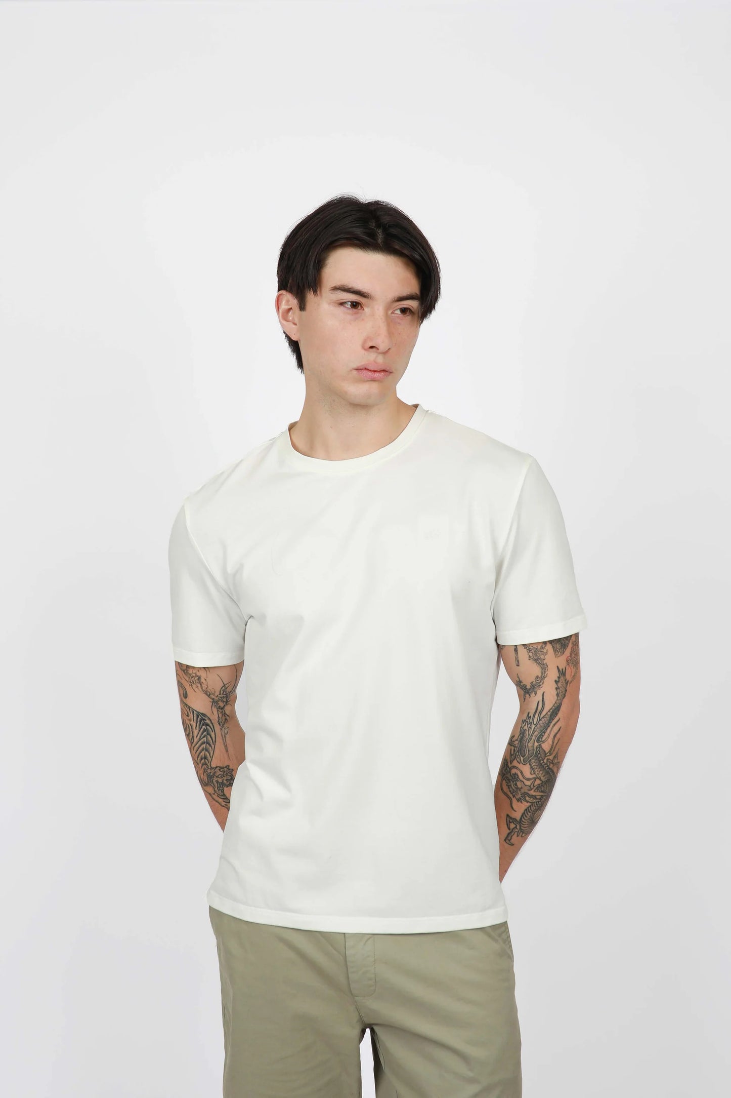 WHITE CREW NECK TSHIRT – JAMES HARPER